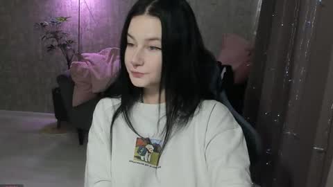 Snapshot of alinegreeeen chatting on September 18, 8:46 am Aline Greeeen online show from September 18, 8:46 am