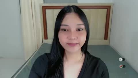 Shanti xhey online show from December 4, 7:25 pm