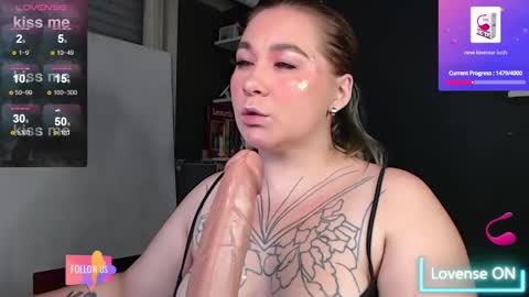 Snapshot of alisa_u chatting on March 11, 5:35 am alisa_u online show from March 11, 5:35 am