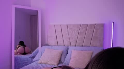     online show from April 15, 7:58 pm