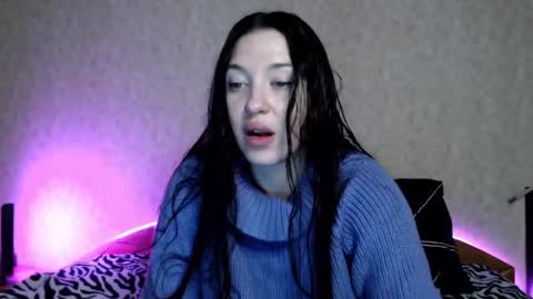 alisaadoll online show from November 3, 1:04 pm