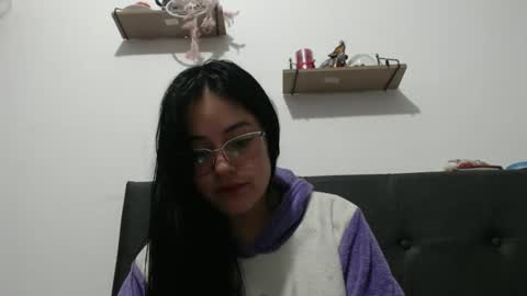Snapshot of alisha_9997 chatting on October 13, 12:02 am alisha_9997 online show from October 13, 12:02 am