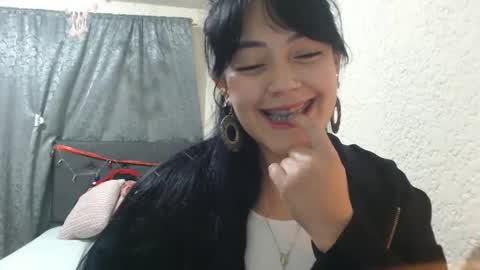 Snapshot of alisha_9997 chatting on March 2, 10:23 pm alisha_9997 online show from March 2, 10:23 pm