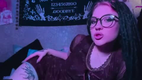 alisha_sky_ online show from May 27, 8:22 am