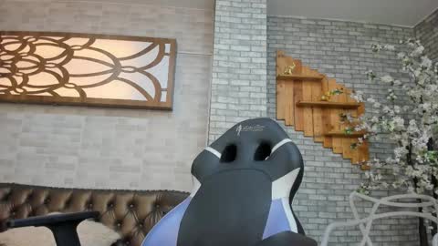 alisonn_doll online show from February 2, 6:40 pm