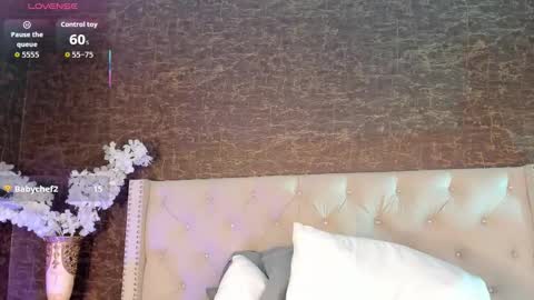 Snapshot of alisoon_moon chatting on September 10, 11:49 pm Alison Moon online show from September 10, 11:49 pm