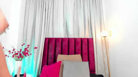 Snapshot of alissanix chatting on December 7, 9:22 pm AlissaNix online show from December 7, 9:22 pm