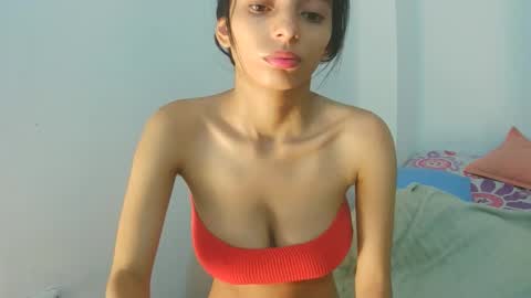 Snapshot of alisson__wood chatting on October 16, 1:41 am ALISON WOOD online show from October 16, 1:41 am