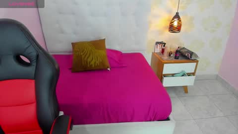 Snapshot of alisson_barker chatting on October 2, 12:21 pm ALISSON online show from October 2, 12:21 pm