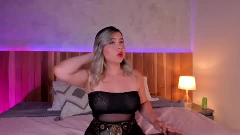 Snapshot of alissonjoneess chatting on October 6, 10:43 am Alisson Joness online show from October 6, 10:43 am