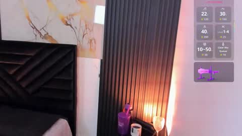 Aliyahs stone online show from October 22, 4:17 am