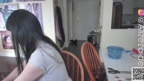 Snapshot of alizezaide chatting on January 5, 7:17 pm Alize Zaide online show from January 5, 7:17 pm