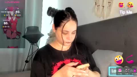 allees online show from June 11, 9:17 am