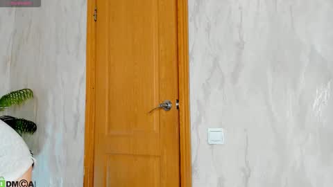 alli_aster online show from March 2, 1:49 am