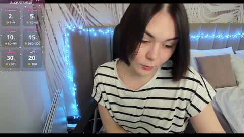Snapshot of alli_zi chatting on December 23, 5:28 am Blair online show from December 23, 5:28 am