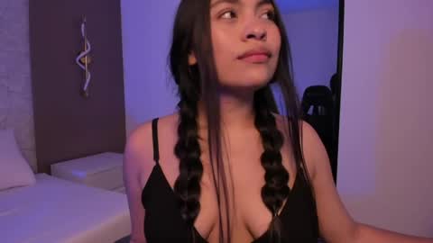 A L L I E online show from April 16, 2:45 am