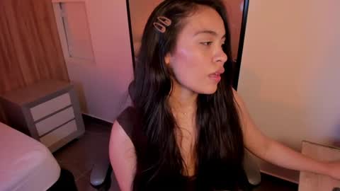 A L L I E online show from June 10, 11:03 pm
