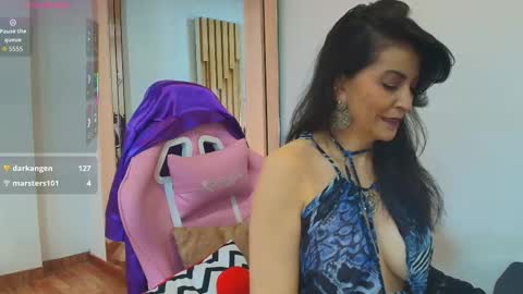 Snapshot of allie_pearl chatting on September 19, 12:26 pm Aliie online show from September 19, 12:26 pm