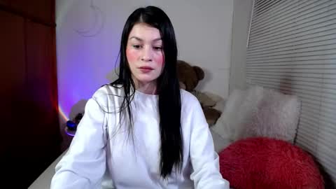 Snapshot of allierose_ chatting on February 14, 3:33 am Allie  online show from February 14, 3:33 am