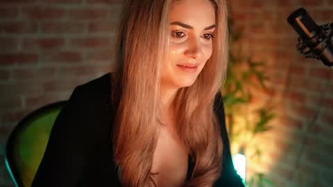 Allie online show from December 28, 5:02 am