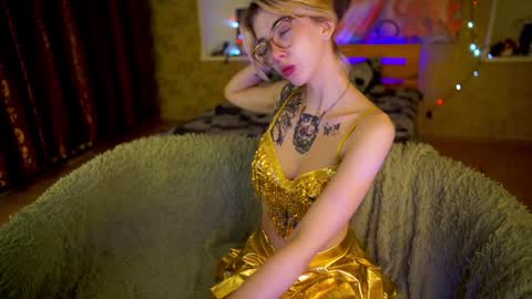 Snapshot of allison_cuty chatting on January 3, 9:15 pm Allison online show from January 3, 9:15 pm