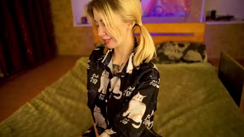 Snapshot of allison_cuty chatting on February 26, 9:18 pm Allison online show from February 26, 9:18 pm