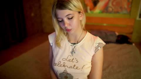 Snapshot of allison_cuty chatting on October 8, 9:41 pm Allison online show from October 8, 9:41 pm