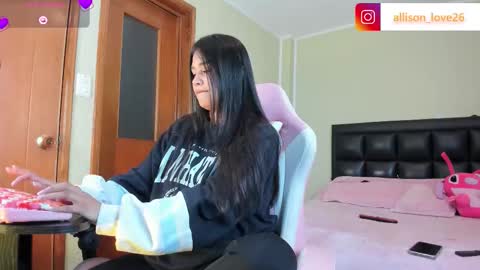 Snapshot of allison_love chatting on October 16, 2:14 am allison online show from October 16, 2:14 am