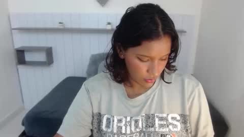 allison_virelka online show from May 21, 12:36 pm