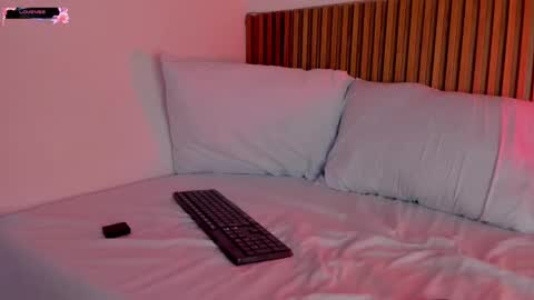 A L L I S S online show from November 18, 8:21 pm