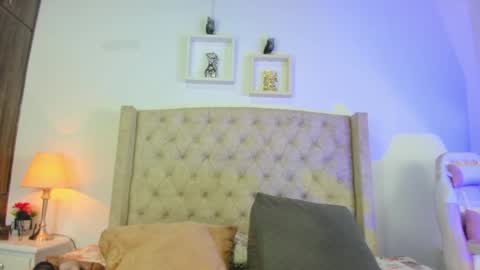 Snapshot of allisson_m chatting on January 13, 12:02 pm allisson online show from January 13, 12:02 pm