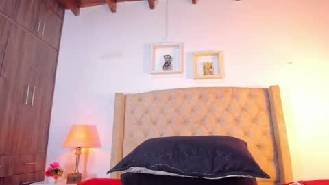 Snapshot of allisson_m chatting on October 2, 12:21 pm allisson online show from October 2, 12:21 pm
