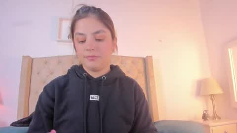 Snapshot of allisson_m chatting on October 15, 12:19 pm allisson online show from October 15, 12:19 pm