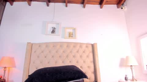 Snapshot of allisson_m chatting on October 10, 1:27 pm allisson online show from October 10, 1:27 pm