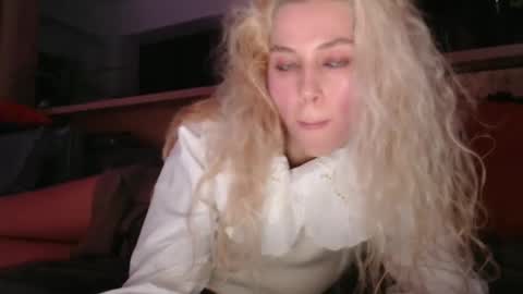 Snapshot of allissonhotbb chatting on December 17, 5:15 pm allissonhotbb online show from December 17, 5:15 pm