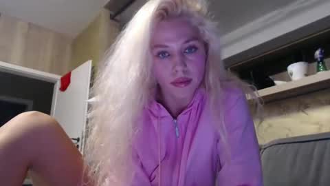 Snapshot of allissonhotbb chatting on December 5, 5:28 pm allissonhotbb online show from December 5, 5:28 pm