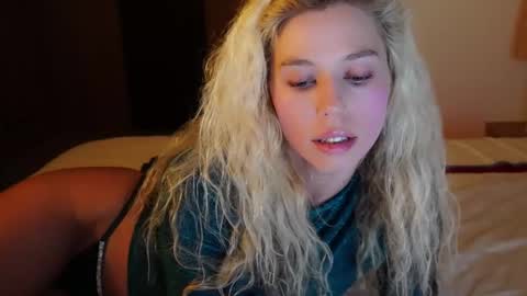 Snapshot of allissonhotbb chatting on February 6, 4:58 pm allissonhotbb online show from February 6, 4:58 pm