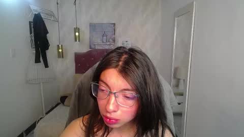 alison online show from November 18, 10:00 pm