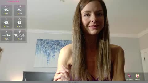 Snapshot of alluring_aurora_amor chatting on December 15, 6:07 am Aurora online show from December 15, 6:07 am