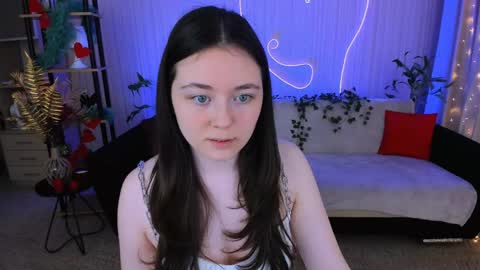 alluringeyess online show from June 5, 4:35 pm