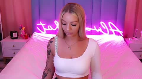 AlwaysHot online show from January 19, 3:08 am