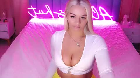 AlwaysHot online show from December 1, 3:10 am