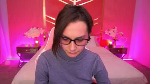 allymiss online show from December 18, 8:41 am