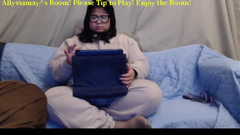 Allyssamay online show from February 1, 4:44 am