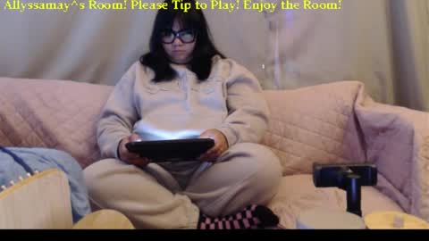Allyssamay online show from November 22, 7:33 am