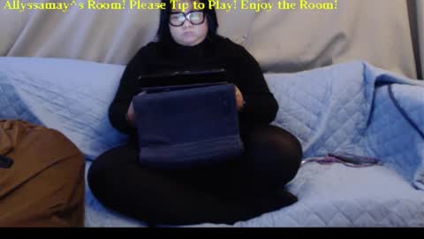 Allyssamay online show from January 17, 7:38 am