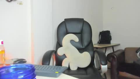 ALMA FENIX  online show from April 4, 2:21 am