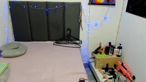 Alma online show from December 13, 7:53 pm