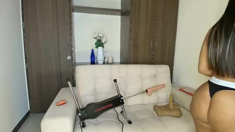 Alma Castillo online show from March 4, 2:07 am