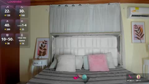 Snapshot of almasaennz chatting on March 4, 8:05 pm online show from March 4, 8:05 pm